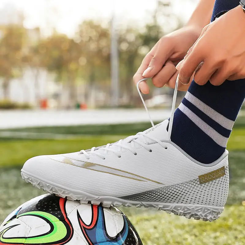 Качественная футбольная обувь Бутсы C.Ronaldo Прочные футбольные бутсы Легкие Удобные кроссовки для футзала Оптом Общество Chuteira