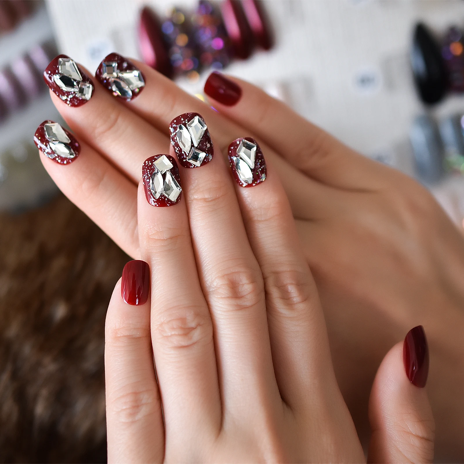 Накладные ногти средней квадратной формы бордового цвета с полным покрытием из 3D страз, дизайн накладных ногтей, подарок для женщин и девочек 24шт